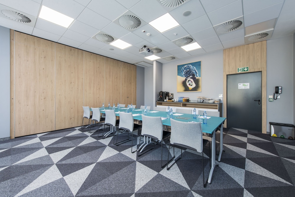 holiday inn express warsaw mokotow an ihg hotel