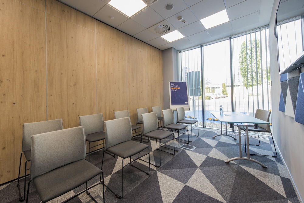 holiday inn express warsaw mokotow an ihg hotel