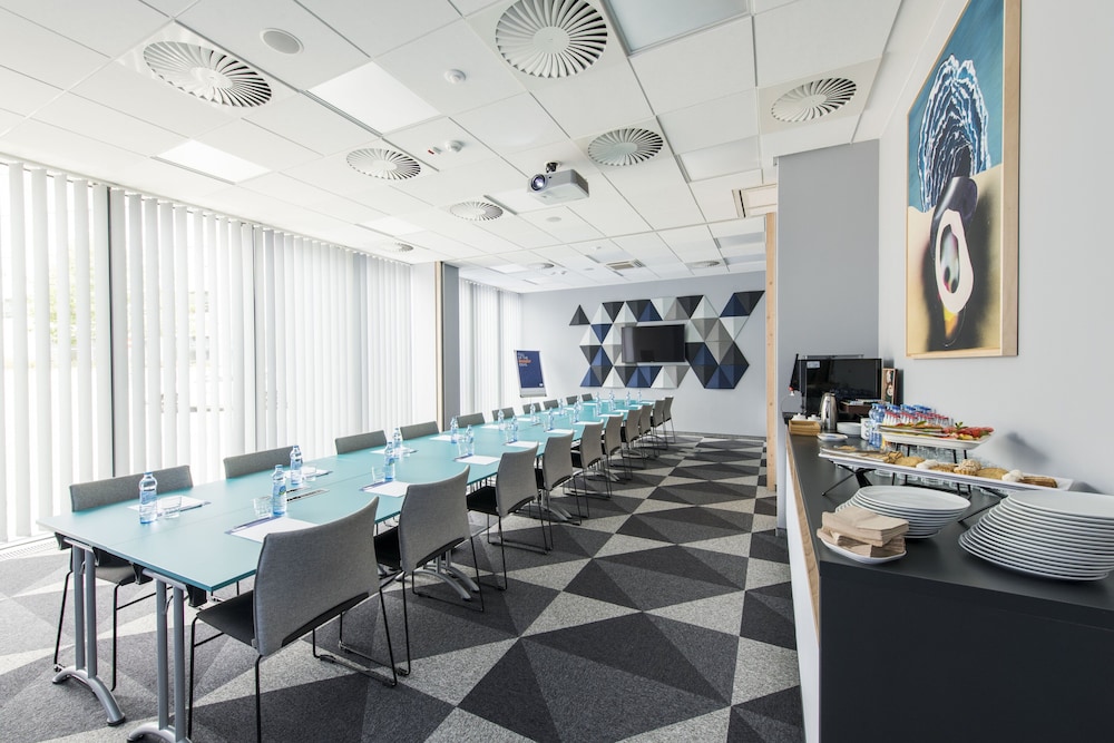 holiday inn express warsaw mokotow an ihg hotel