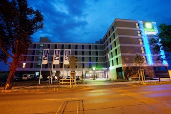 holiday inn express darmstadt an ihg hotel