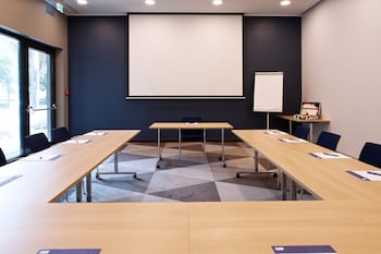 holiday inn express darmstadt an ihg hotel