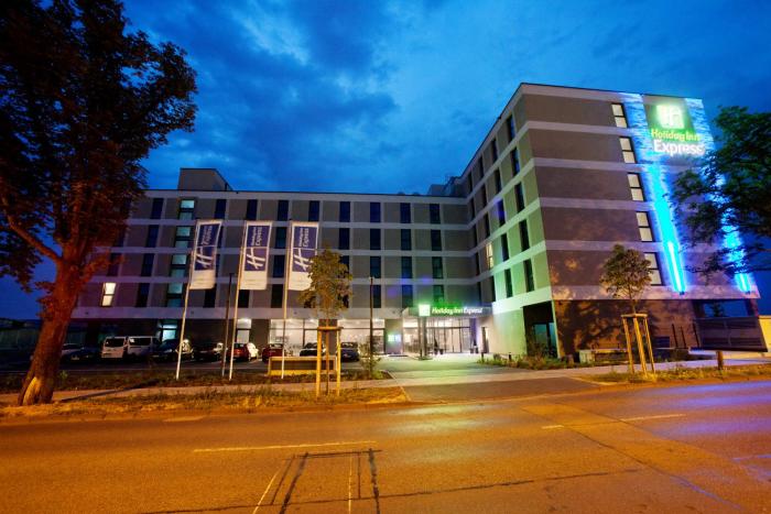 holiday inn express darmstadt an ihg hotel