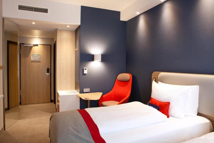 holiday inn express darmstadt an ihg hotel