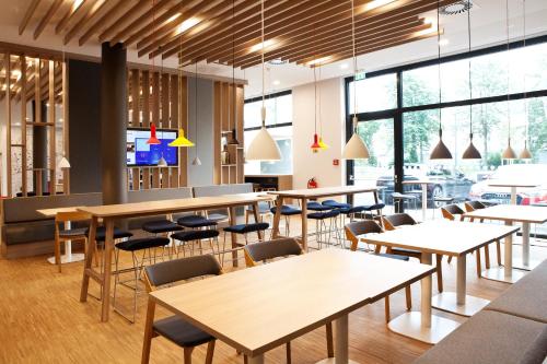 holiday inn express darmstadt an ihg hotel