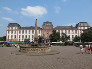 holiday inn express darmstadt an ihg hotel