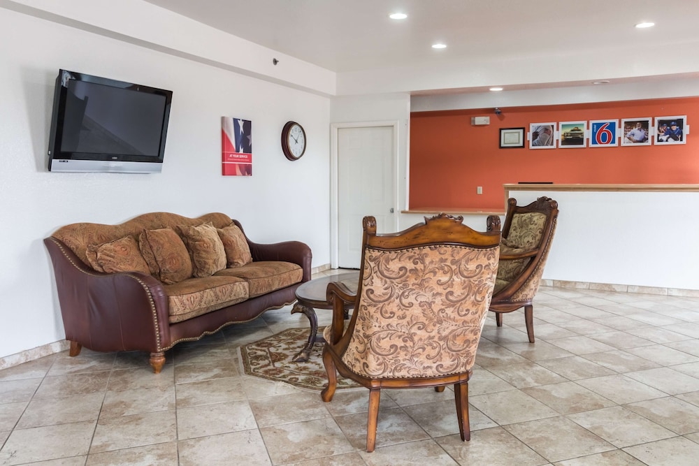 motel 6 alvarado tx