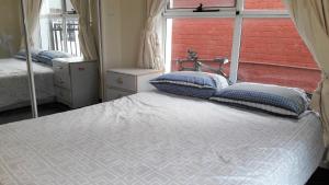 abbotsford private rooms and pods 15 charles homestay