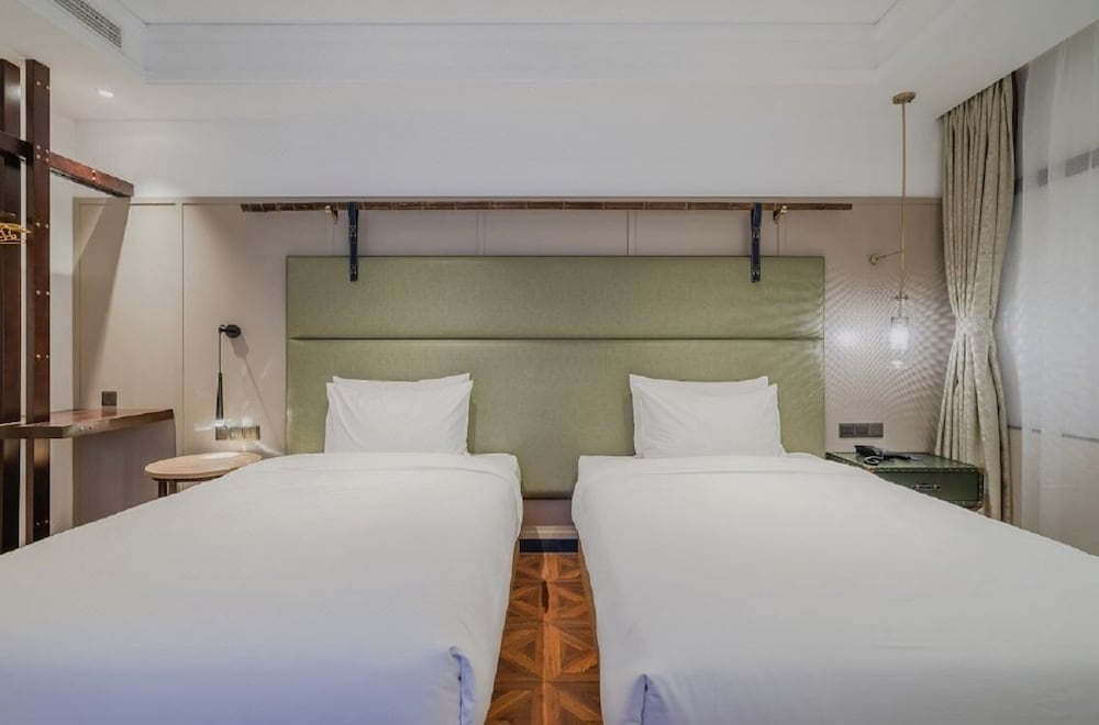 manxin hotel qingdao zhanqiao