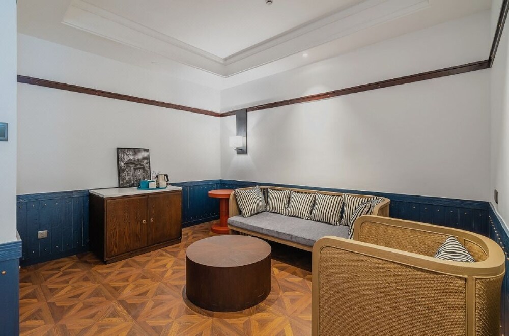 manxin hotel qingdao zhanqiao