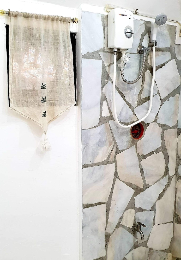 coral canyon romblon hostel