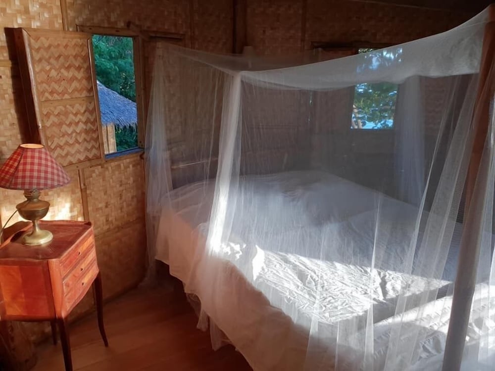 coral canyon romblon hostel