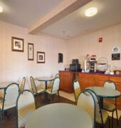Super 8 By Wyndham Yorkville,Geneva>>Chicago,2 star