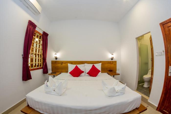 poolside villa hostel