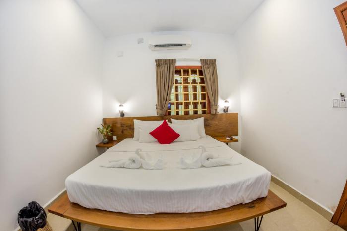 poolside villa hostel