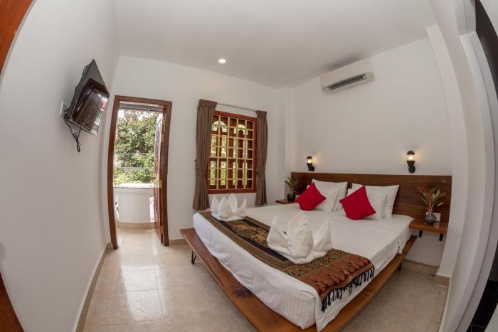 poolside villa hostel
