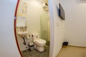 poolside villa hostel