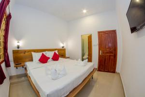 poolside villa hostel