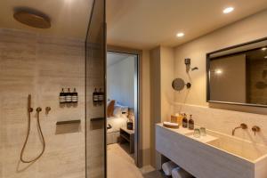 can auli luxury retreat adults only