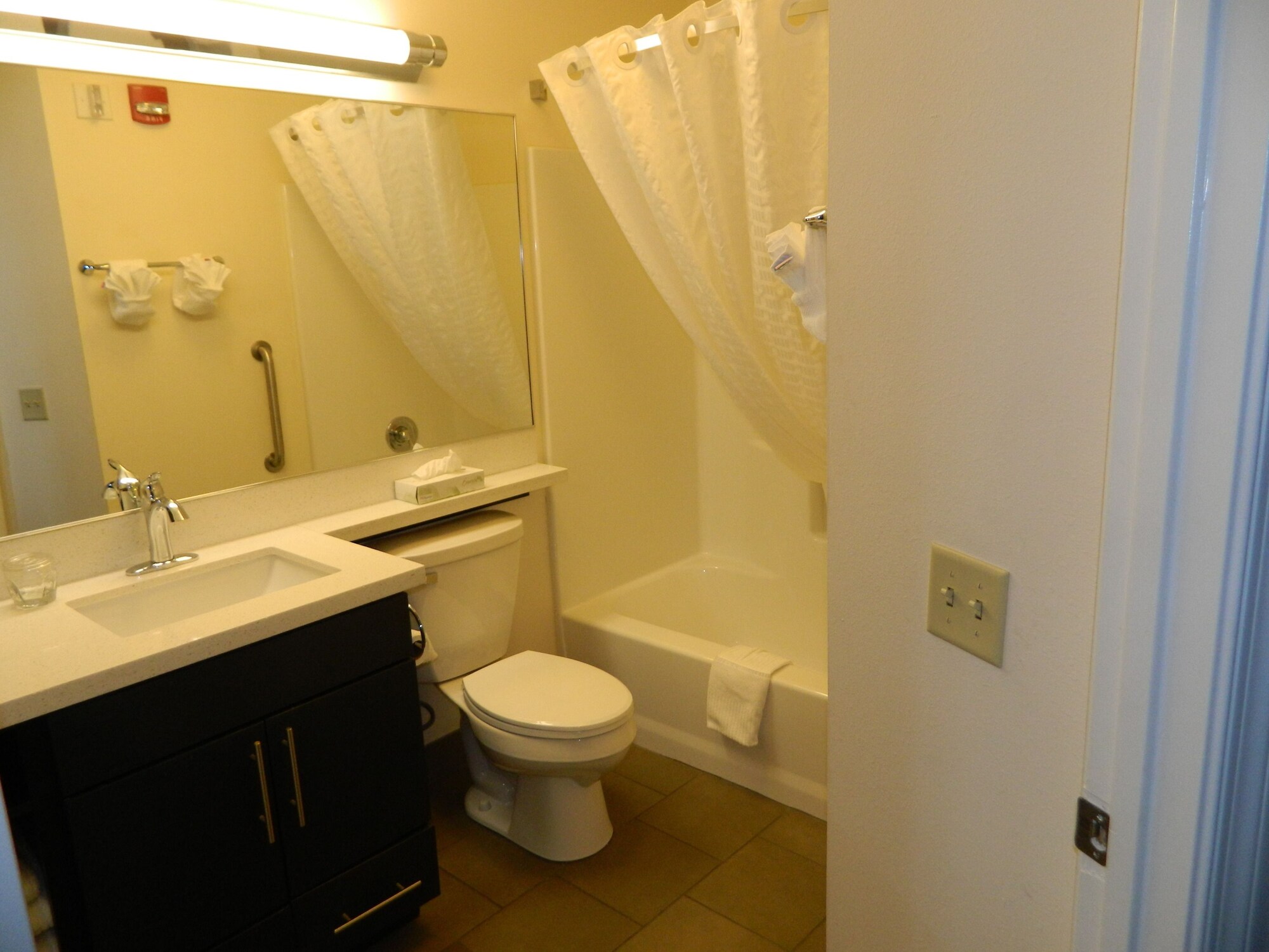 Candlewood Suites Harrisburg - Hershey By Ihg,Dauphin County>>Dauphin,3 star