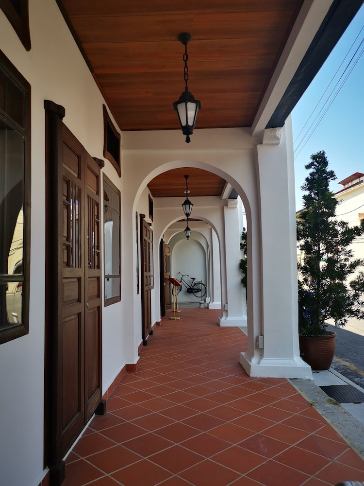 mclane boutique hotel