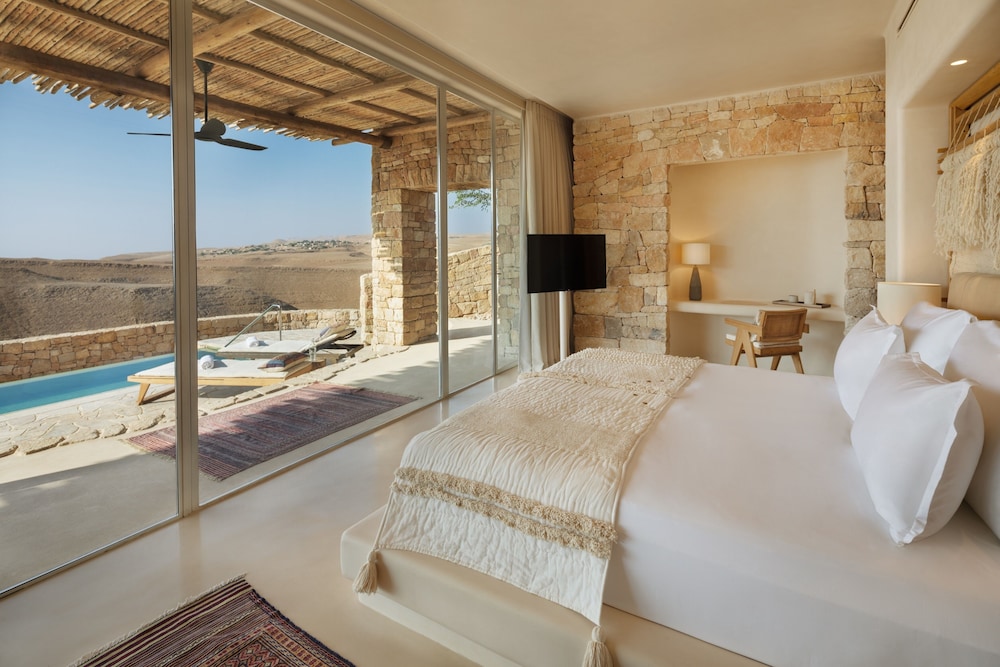 six senses shaharut
