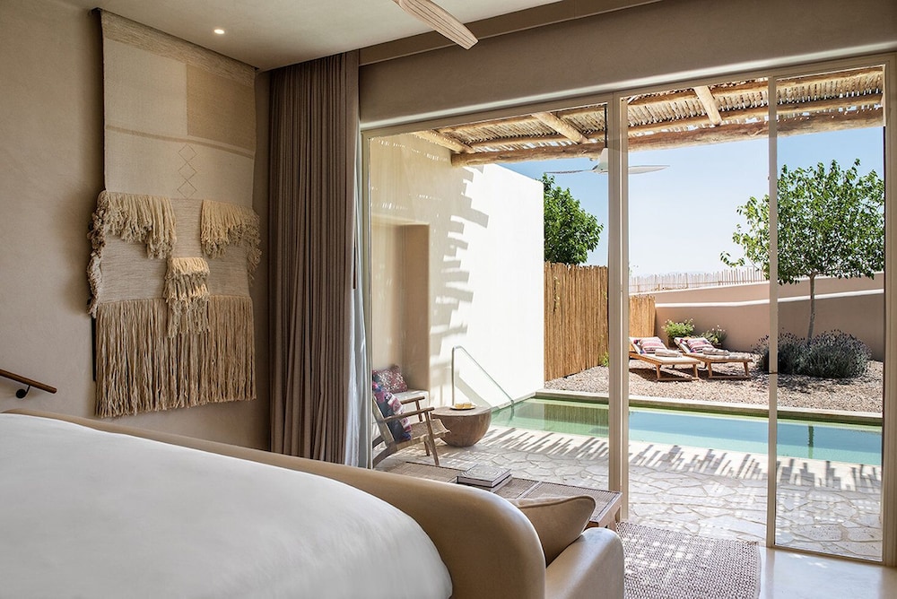 six senses shaharut