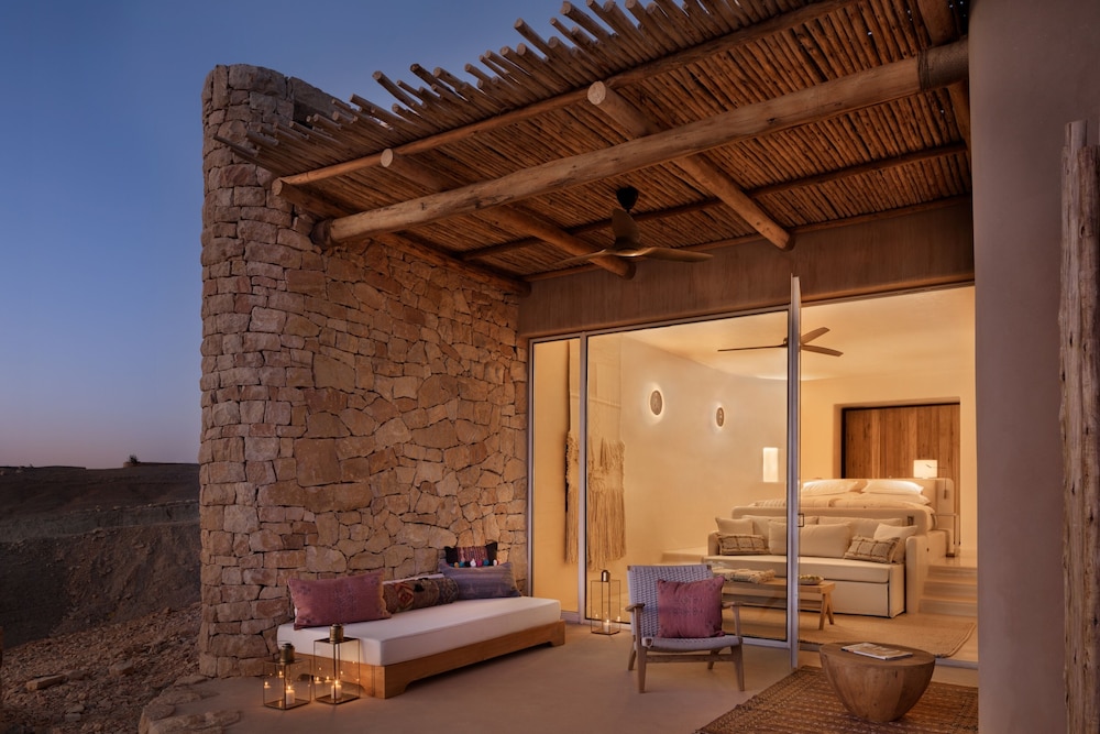 six senses shaharut