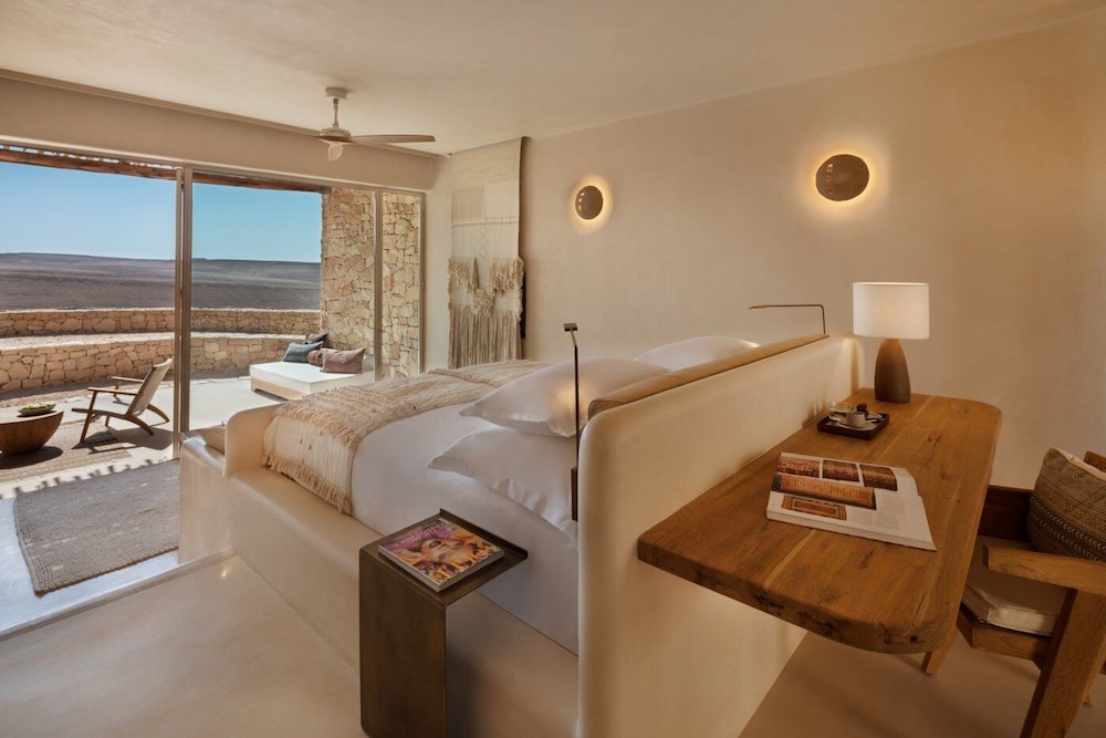 six senses shaharut