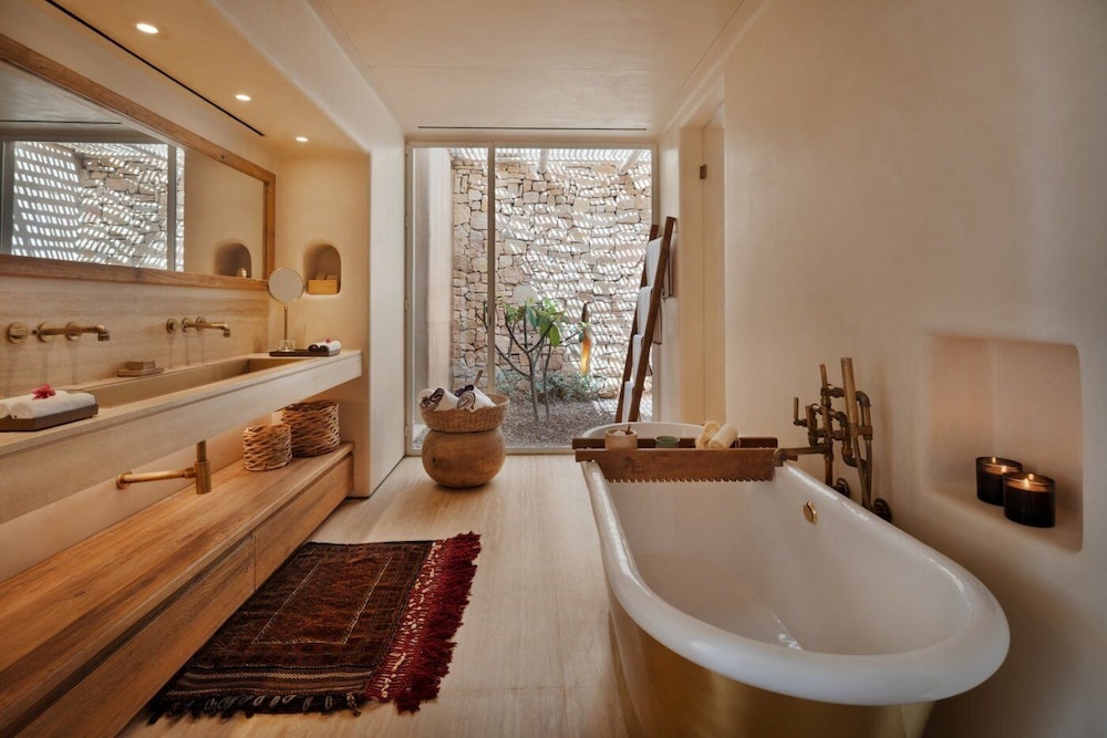 six senses shaharut