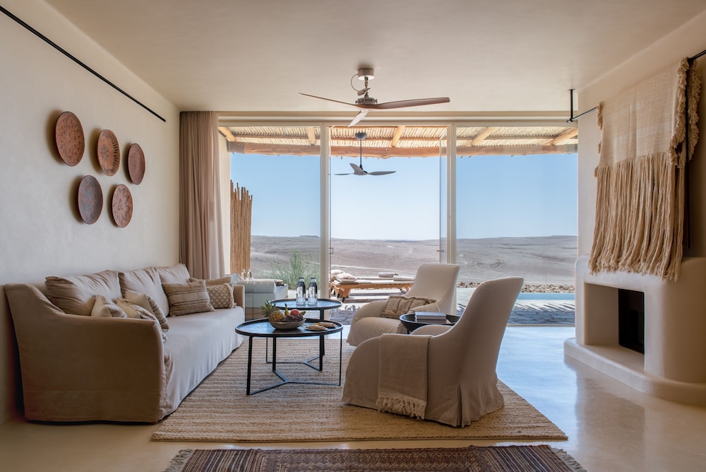 six senses shaharut