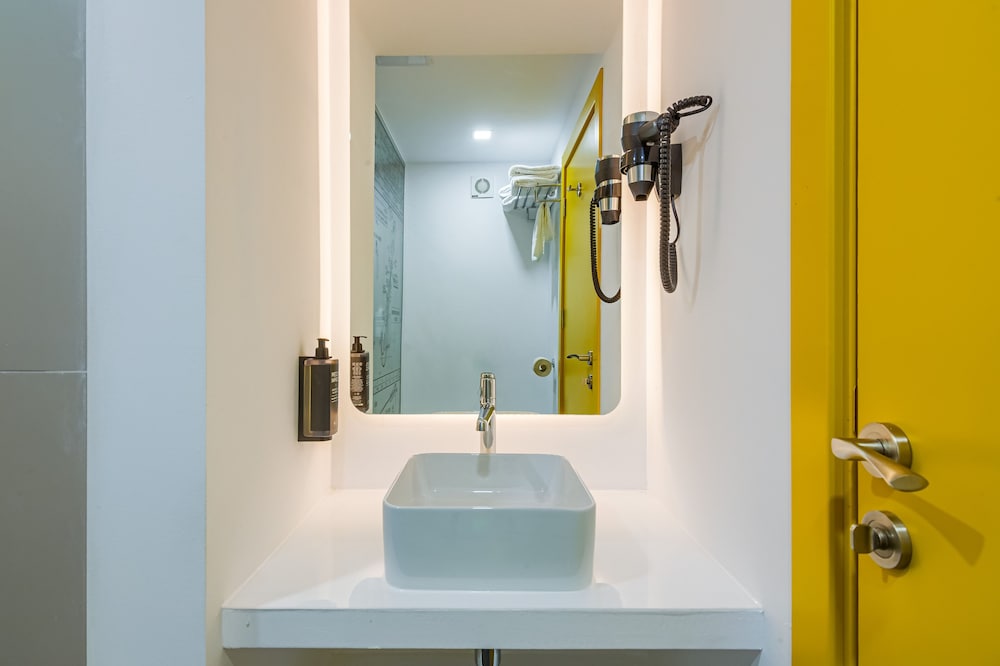 ibis styles bucharest airport