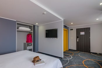 ibis styles bucharest airport