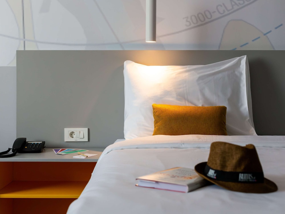 ibis styles bucharest airport
