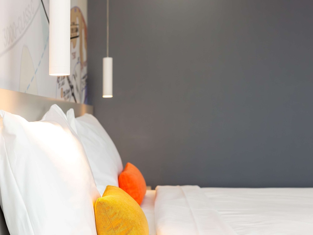 ibis styles bucharest airport