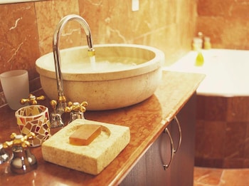 royal boutique hotel