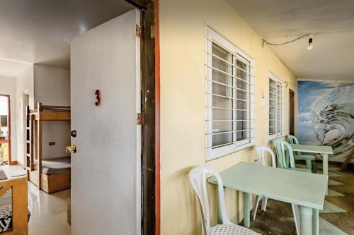 reddoorz hostel monaliza surf resort
