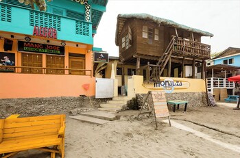 reddoorz hostel monaliza surf resort