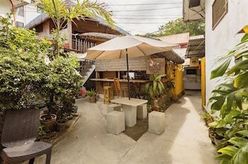 reddoorz hostel monaliza surf resort