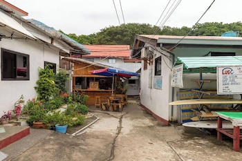 reddoorz hostel monaliza surf resort