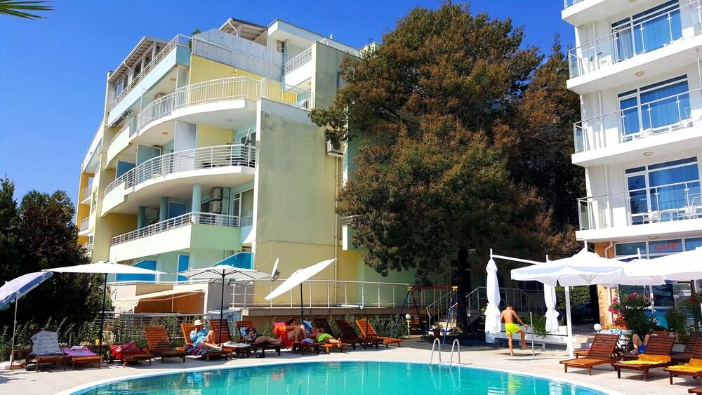 Aphrodite Apartments,Perla Street 19 8230 Nessebar,4 star