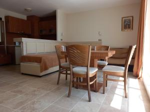 aphrodite apartments
