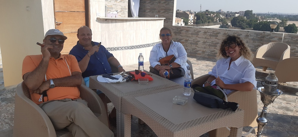 tut pyramids view hotel
