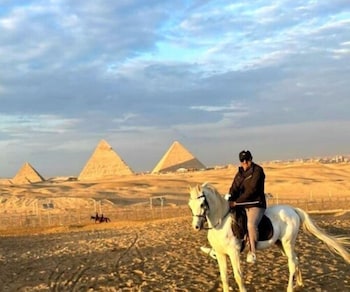 tut pyramids view hotel
