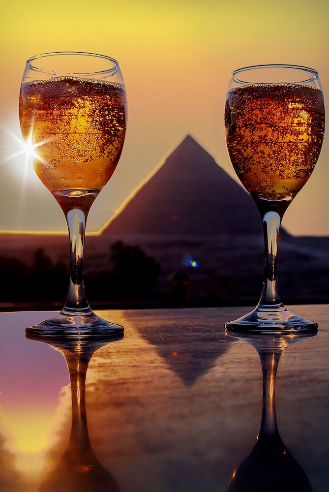 tut pyramids view hotel