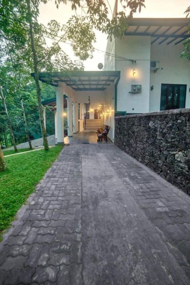 seethawaka royal resort