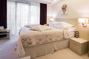 ioana hotels