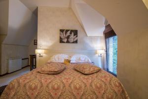 ioana hotels