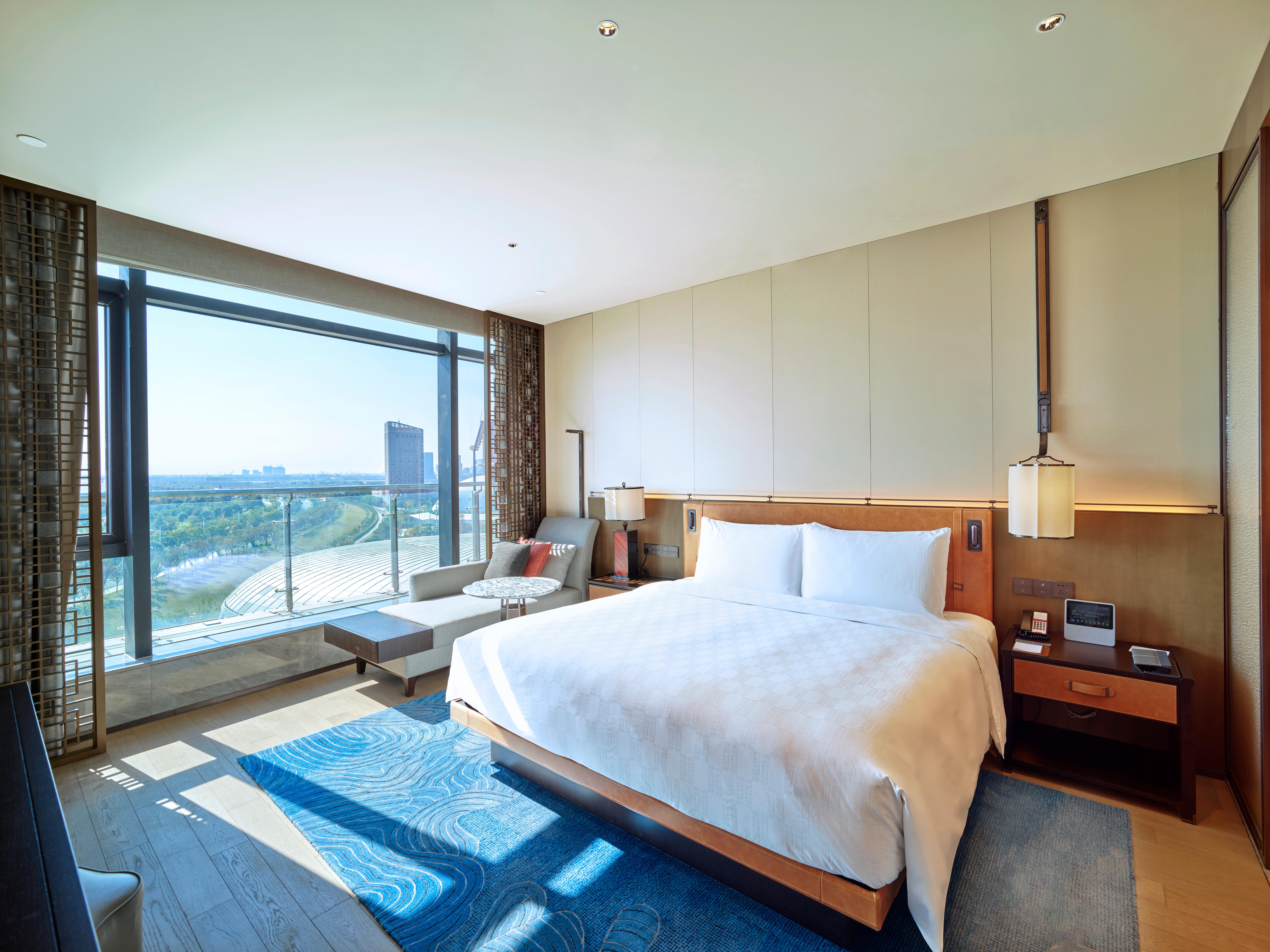 hualuxe nanjing yangtze river an ihg hotel