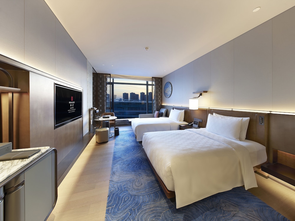 hualuxe nanjing yangtze river an ihg hotel