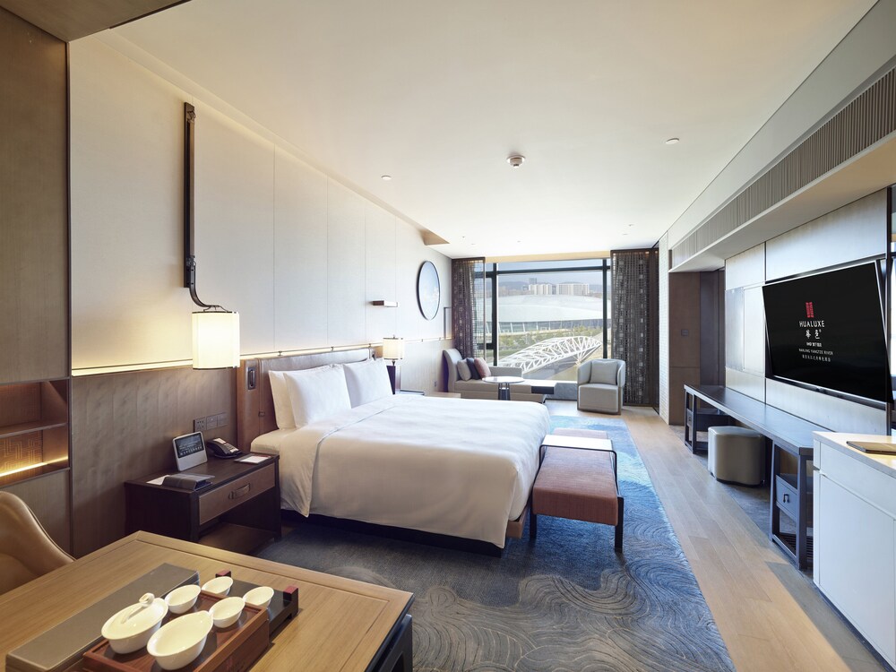 hualuxe nanjing yangtze river an ihg hotel
